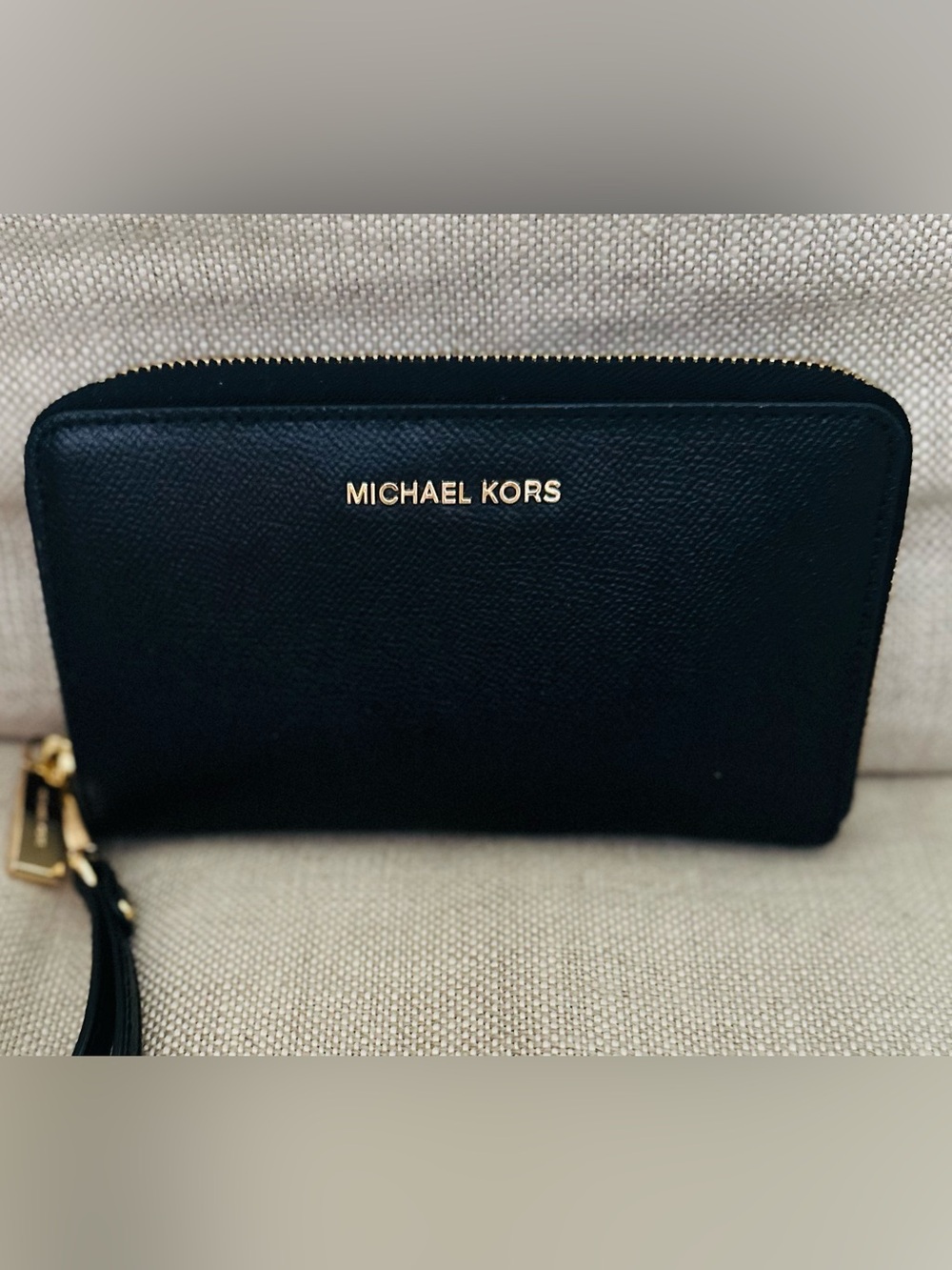 Michael Kors Jet Set Large Leather Smartphone Wristlet Wallet